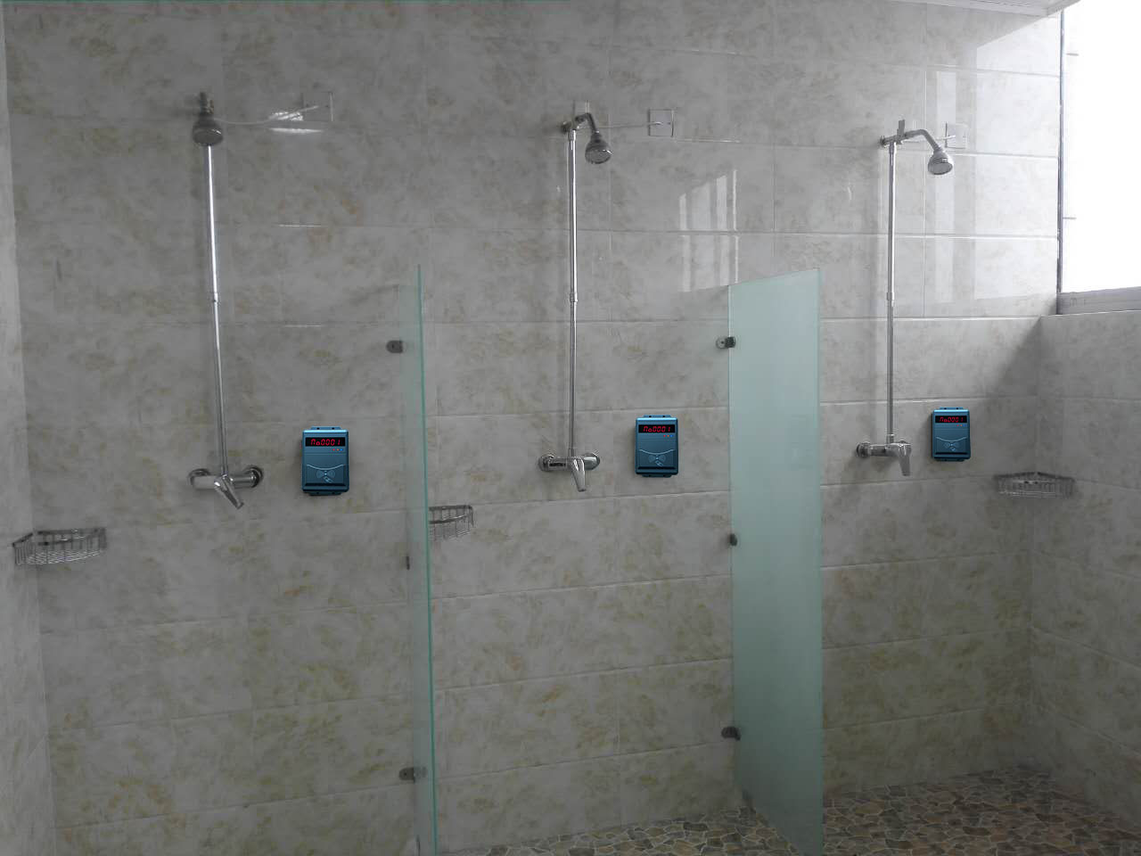 洗澡控水器 IC卡淋浴節(jié)水器 浴室刷卡節(jié)水設備